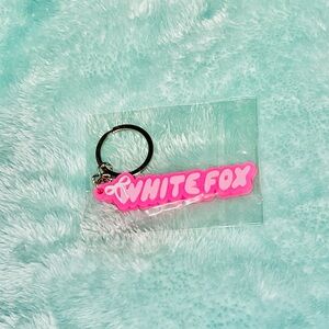 NWT White Fox Boutique White Ribbon On Top Keychain in Pink Trending Accessories